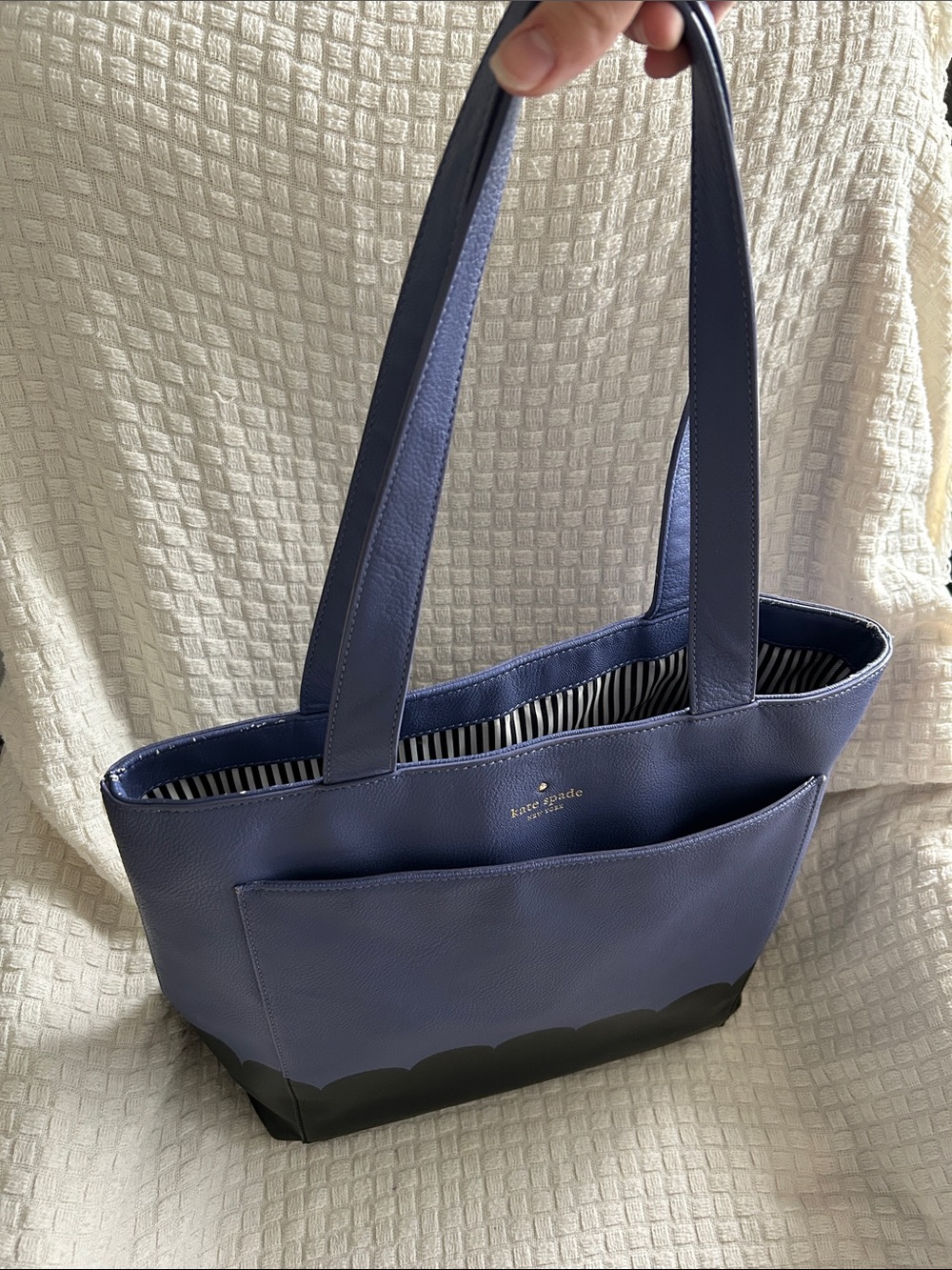 Kate Spade New York Lita Street Scallop Andrea Tote DISCOUNTED FOR WEAR - Picture 3 of 15